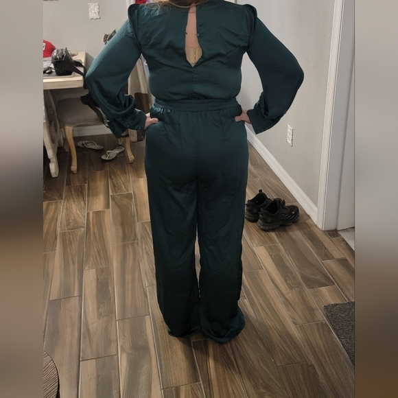 Dress Day size large emerald green romper/jumpsuit. - Picture 6 of 6